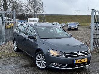 Vaurioauto  passenger cars Volkswagen Passat 1.4 TSI Highline edition bluemotion 2013/6