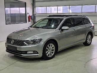 Auto incidentate Volkswagen Passat Comfortline PANO/DSG 2016/10