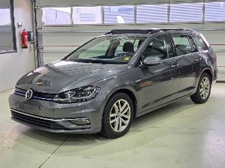 skadebil auto Volkswagen Golf PANO ACC 2017/8