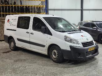 Damaged car Peugeot Expert 229 2.0 HDI L2H1 Profit+ 2013/2