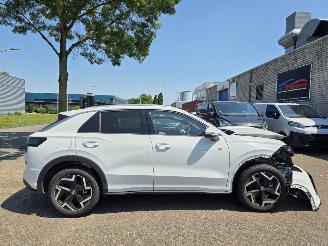 Damaged car Volkswagen T-Roc R-Line 1.5eTSI IQ-Light Drive-Mode Camera Virtual Keyless Sfeerverl. Trekhaak 110KW/150PK 2026/2