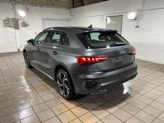 Voiture accidenté Audi A3 Sportback 40 TFSIe S tronic S line PANO/KAM 2024/2