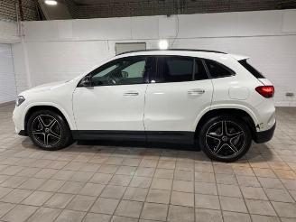 Mercedes GLA 180 AMG Line PANO/AHK/KAM/NAVI picture 3