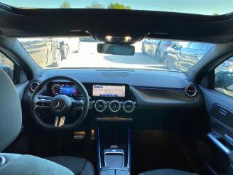 Mercedes GLA 180 AMG Line PANO/AHK/KAM/NAVI picture 18
