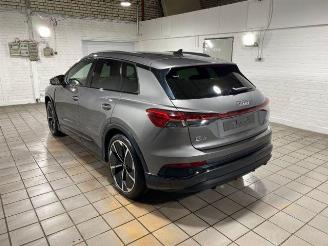 krockskadad bil auto Audi Q4 e-tron 40 S line SONOS/KAM/NAVI 2024/6