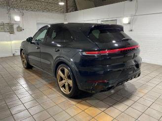 Damaged car Porsche Cayenne E-Hybrid Coupe CHRONO/PANO/BOSE/360 2024/4
