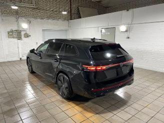 Coche accidentado Volkswagen Passat Variant 1.5 TSI e-Hybrid R-Line HUD/360 2025/10