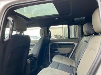 Land Rover Defender S 110 D200 AWD PANO/HUD/360/NAVI picture 15