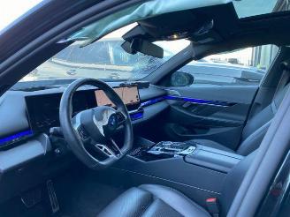 BMW i5 xDrive40 M Sport Pro PANO/HUD/AHK/360/B&W picture 18