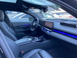 BMW i5 xDrive40 M Sport Pro PANO/HUD/AHK/360/B&W picture 22