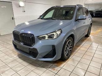 Schadeauto BMW iX1 xDrive30 M Sport HUD/KAM/PANO 2023/9