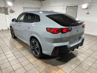 Schadeauto BMW iX2 eDrive20 M Sport KAM 2025/8