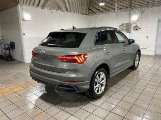 krockskadad bil auto Audi Q3 35 TDI S line KAM/NAVI 2025/8