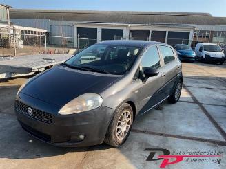 Vrakbiler auto Fiat Grande Punto Grande Punto (199), Hatchback, 2005 1.4 T-Jet 16V 2007/8