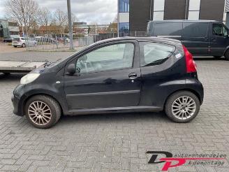 Peugeot 107 107, Hatchback, 2005 / 2014 1.0 12V picture 8