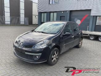 Vrakbiler auto Renault Clio Clio III (BR/CR), Hatchback, 2005 / 2014 1.6 16V 2007/7