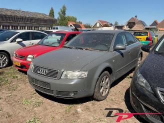 Vrakbiler auto Audi A4 A4 (B6), Sedan, 2000 / 2005 1.9 TDI 100 2002/1