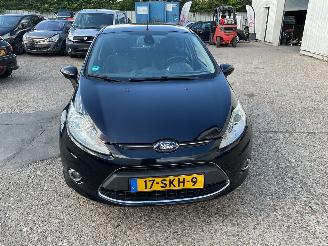 uszkodzony samochody osobowe Ford Fiesta Benzine Airco 2011/10