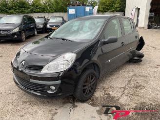 Damaged car Renault Clio Clio III (BR/CR), Hatchback, 2005 / 2014 1.2 16V 75 2008/5
