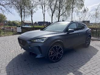 skadebil auto Cupra Formentor Cupra Formentor VZ5 4Drive 2.5TFSI 390pk Carbon Schaalstoelen Mat grijs VOL 2024/1