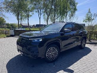 Schadeauto Volkswagen Tayron Tayron 1.5 TSI eHybrid 150kW R-Line PANO HUD Trekhaak Massage Leer VOL VOL 2026/2