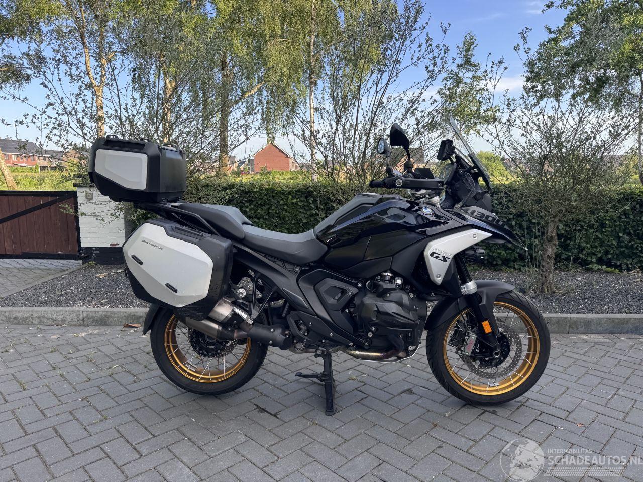 BMW R 1300 GS BMW BMW R 1300 GS TRIPLE BLACK AKRAPOVIC AUTOMATIC VOL VOL