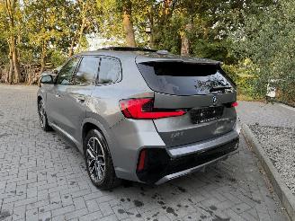 BMW iX1 iX1 30 xDrive M Sport PANO HUD Frozen-Grey VOLL picture 4