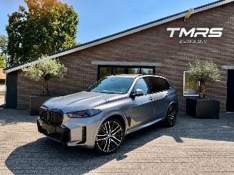 Unfallwagen BMW X5 BMW X5 50e xDrive M Sport PANORAMADAK LUCHTVERING HUD TREKHAAK  AMBIANCE 2025/1