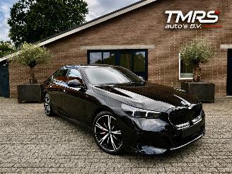 Schadeauto BMW 5-serie 530 5 Limousine 530 e M Sport Ambiance Leder Harman&Kardon VOLL 2025/2
