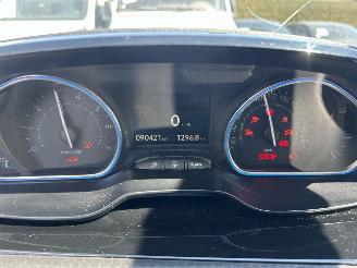 Peugeot 2008  picture 9