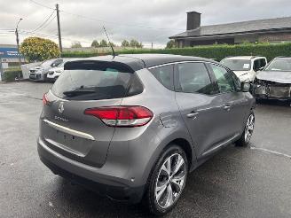 skadebil auto Renault Mégane Scénic  2018/10