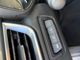 Renault Clio  picture 11