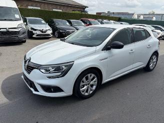 krockskadad bil auto Renault Mégane  2020/1