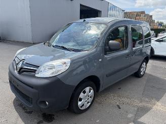uszkodzony samochody osobowe Renault Kangoo 5PL 2020/2