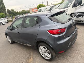 uszkodzony samochody osobowe Renault Clio  2020/9