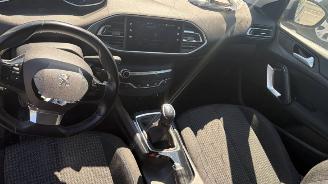 Peugeot 308 MIT COCKPIT UND AIRBAGS picture 6