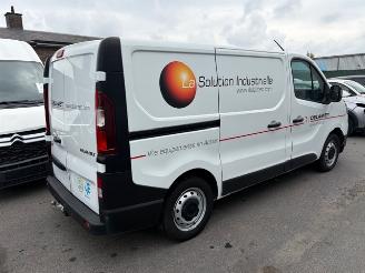krockskadad bil auto Renault Trafic  2022/6