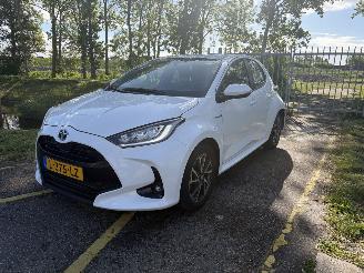 Vaurioauto  passenger cars Toyota Yaris 1.5 Hybrid Dynamic 2021/6