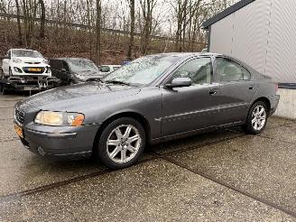 Volvo S-60 2.0T MOMENTUM AUTOMAAT! RIJDBAAR picture 3