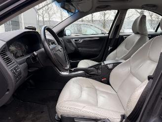 Volvo S-60 2.0T MOMENTUM AUTOMAAT! RIJDBAAR picture 13