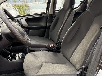 Toyota Aygo 1.0 VVT-i Now Airco NAP! picture 17