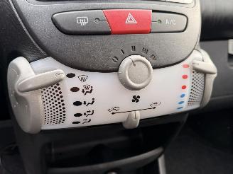 Toyota Aygo 1.0 VVT-i Now Airco NAP! picture 22