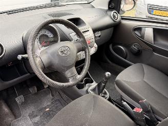 Toyota Aygo 1.0 VVT-i Now Airco NAP! picture 14