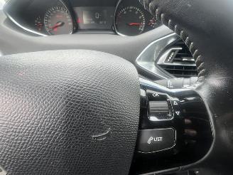 Peugeot 308 1.2 PureTech Blue Lease Executive  PANORAMADAK picture 15