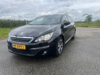 Voiture accidenté Peugeot 308 1.2 PureTech Blue Lease Executive  PANORAMADAK 2015/12