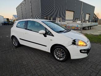 krockskadad bil auto Fiat Punto Evo 1.3 m-jet dynamic 2011/1