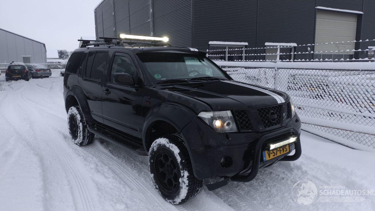 Nissan Path-finder 2.5 XE diesel Bad Ass Edition Hoog en Breed Superstoer ding!