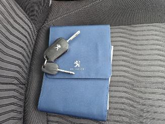 Peugeot 308 1.2 e-thp bleu lion ex. mooie auto lichte schade ijdbaar picture 11