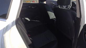 Nissan Qashqai 1.2 N-Connecta lichte schade  71000 km nap picture 17