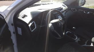 Nissan Qashqai 1.2 N-Connecta lichte schade  71000 km nap picture 9